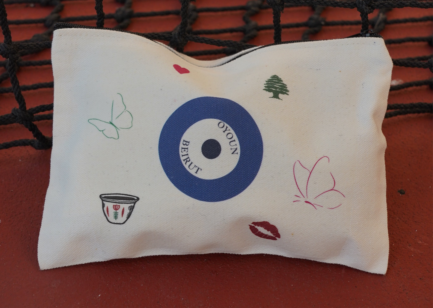 Oyoun’s pouch