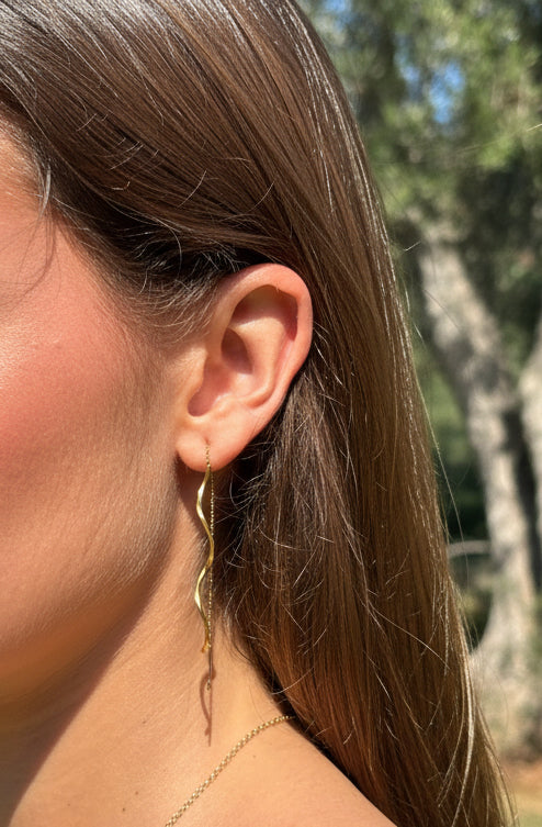 Wavy drop earrings