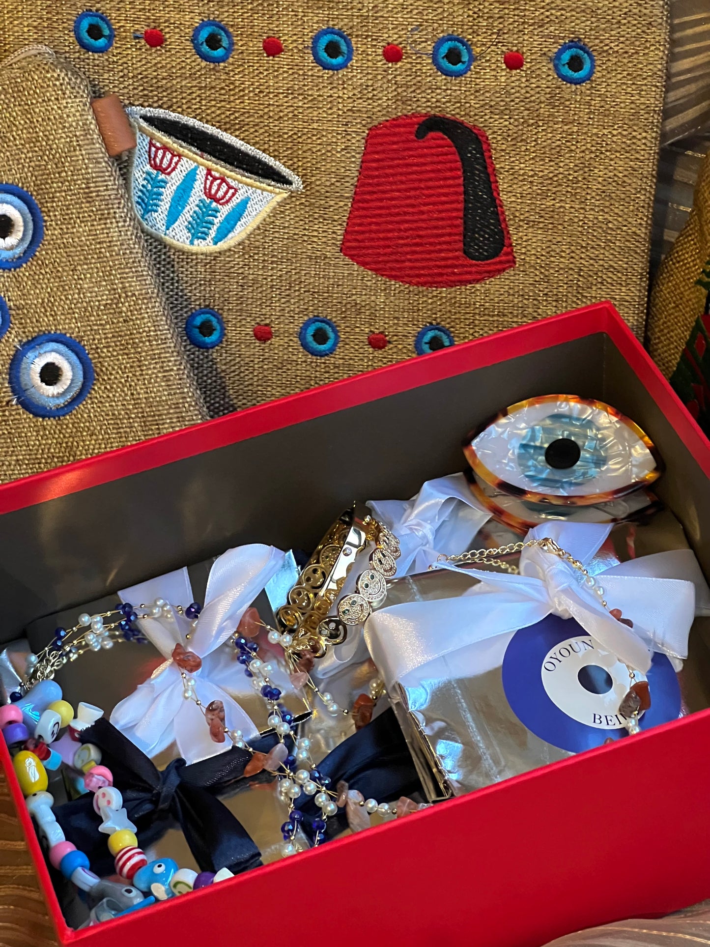 Oyoun’s gift box