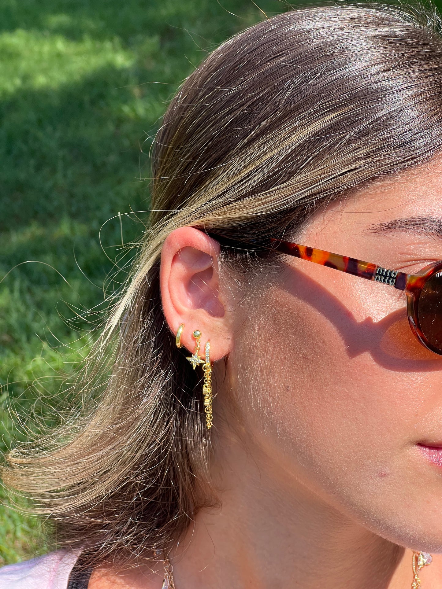Shiny gold earring set